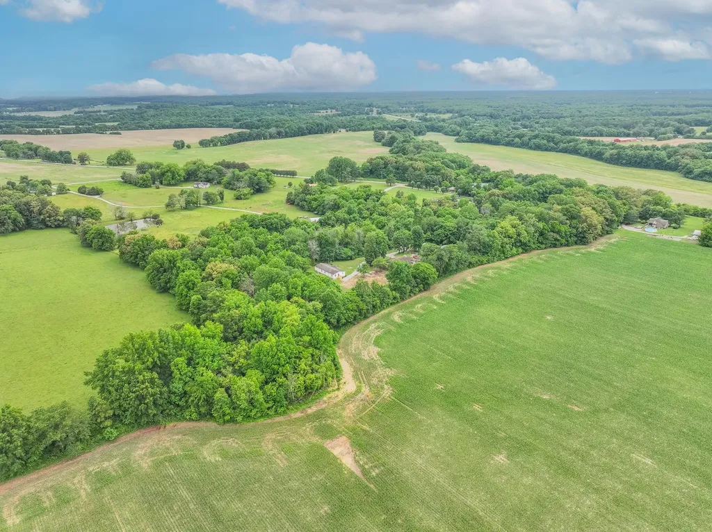 208 Rhoads Lane Hillsboro TN 37342