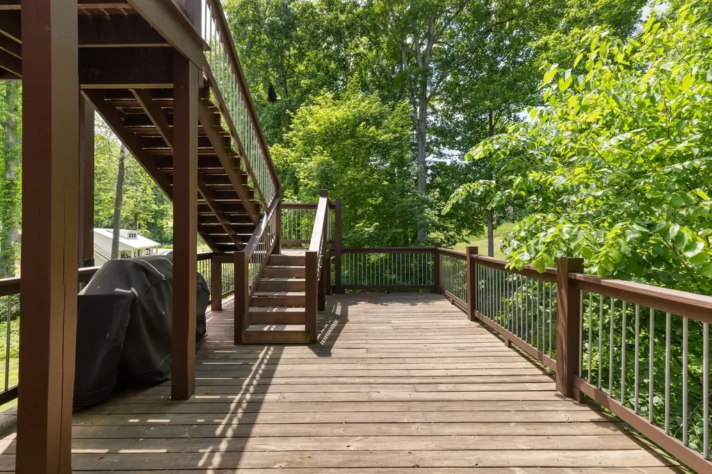 7646 Highway 100 Bon Aqua TN 37025