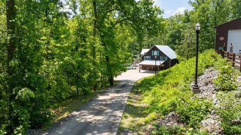 7646 Highway 100 Bon Aqua TN 37025