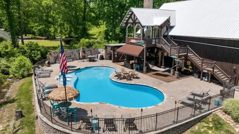 7646 Highway 100 Bon Aqua TN 37025