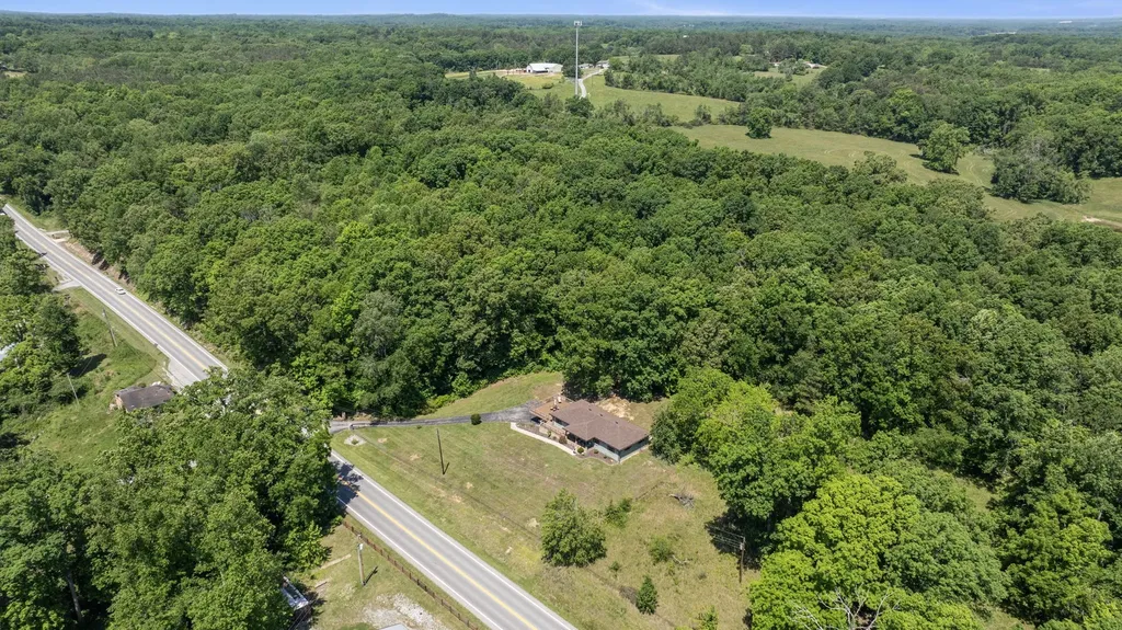 7623 Highway 100 Bon Aqua TN 37025