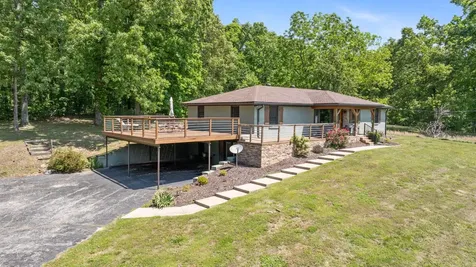 7623 Highway 100 Bon Aqua TN 37025