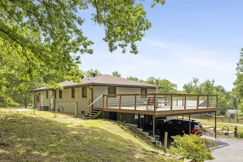 7623 Highway 100 Bon Aqua TN 37025