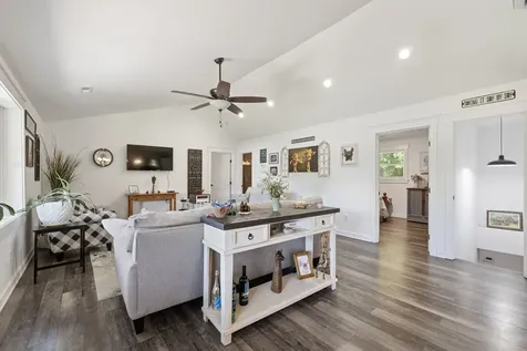 7623 Highway 100 Bon Aqua TN 37025