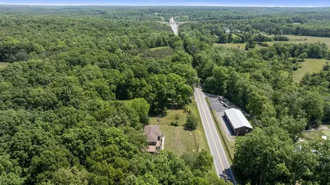 7623 Highway 100 Bon Aqua TN 37025