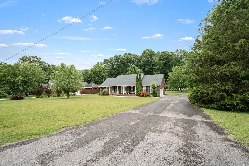 103 Thomas Street Manchester TN 37355