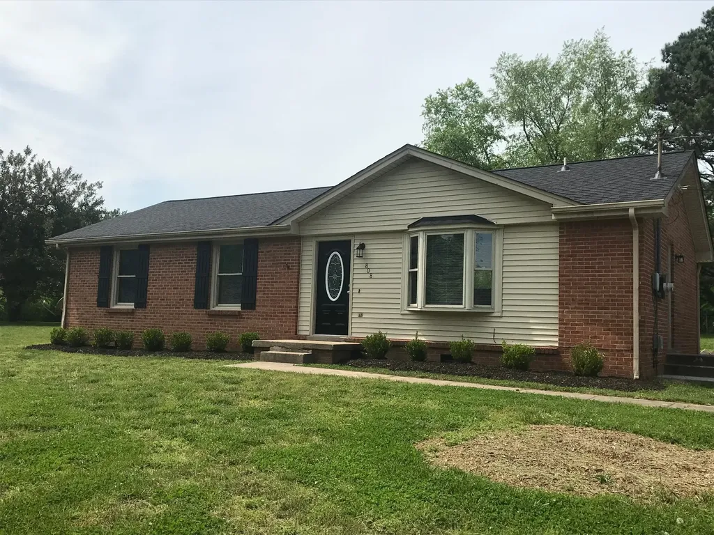 808 Bedford Drive Clarksville TN 37042