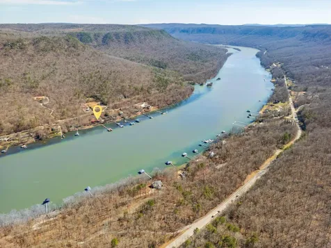 7286 Mullins Cove Road Whitwell TN 37397