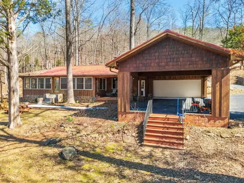 7286 Mullins Cove Road Whitwell TN 37397