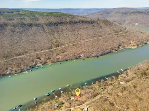 7286 Mullins Cove Road Whitwell TN 37397