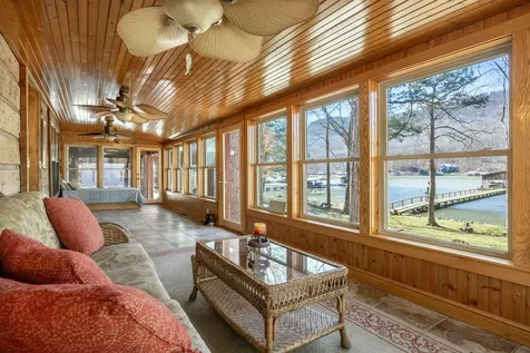7286 Mullins Cove Road Whitwell TN 37397