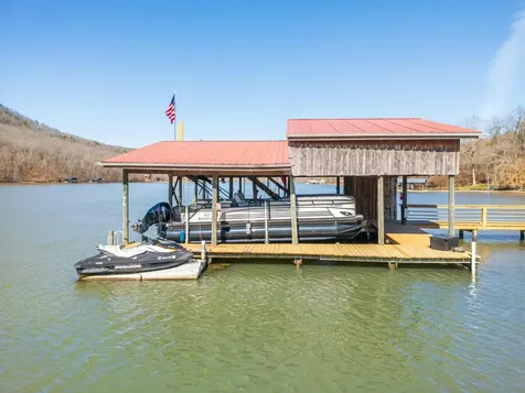 7286 Mullins Cove Road Whitwell TN 37397