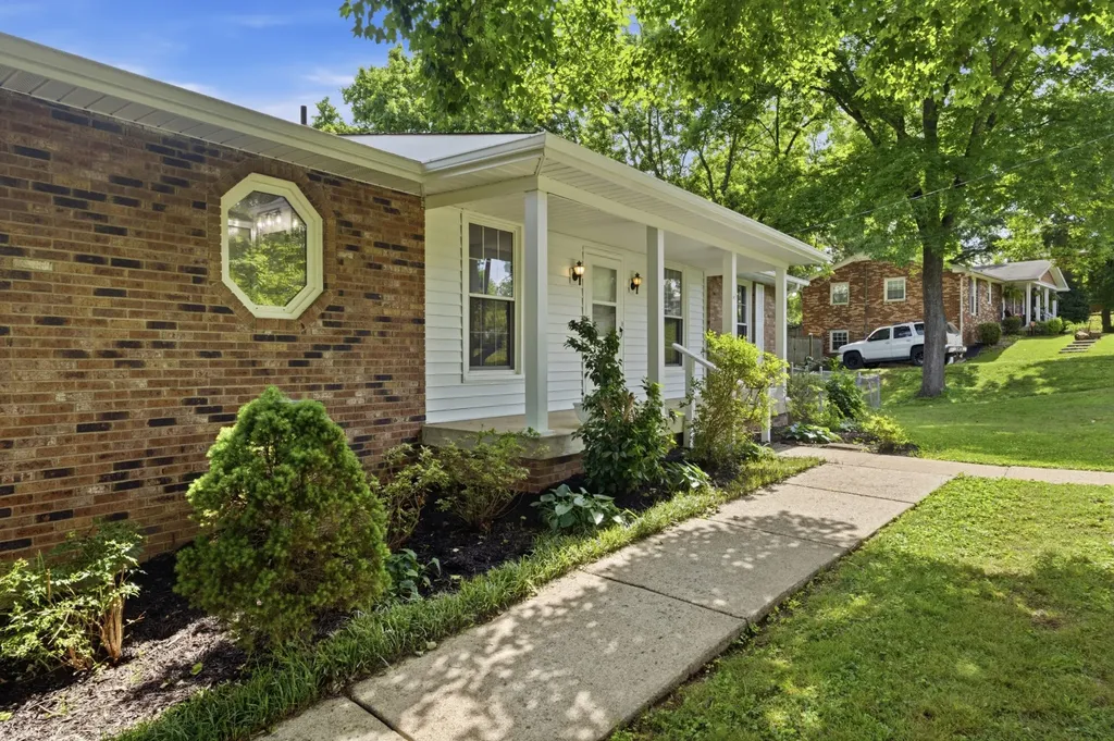 135 Gatone Drive Hendersonville TN 37075