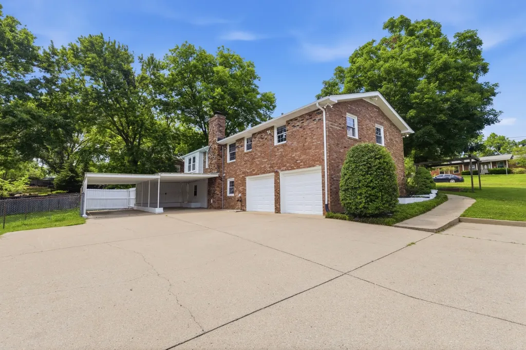 135 Gatone Drive Hendersonville TN 37075