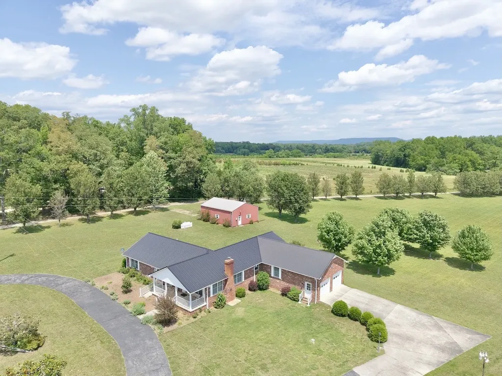 4929 Fountain Grove Road Morrison TN 37357