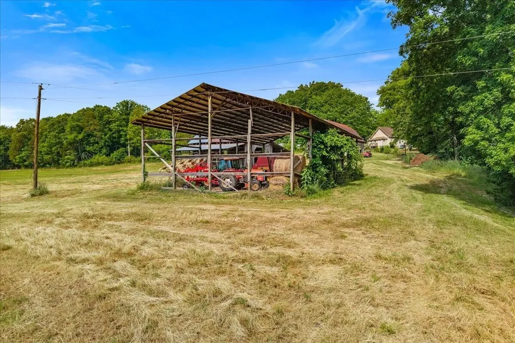 21 County Road 675 Riceville TN 37370