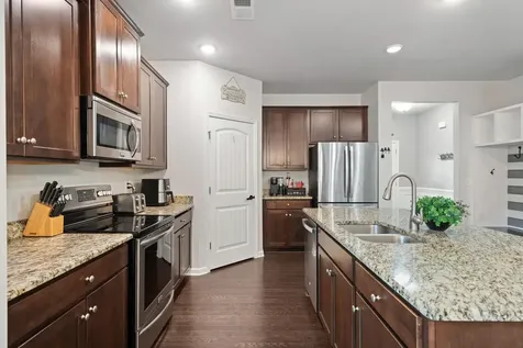 4063 Cannonsgate Lane Murfreesboro TN 37128