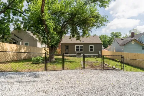2202 Chamberlain Avenue Chattanooga TN 37404