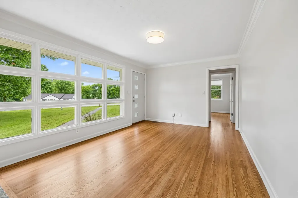 907 Joyce Lane Nashville TN 37216