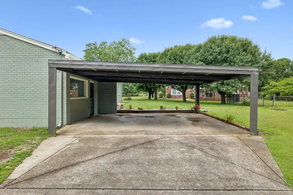 907 Joyce Lane Nashville TN 37216