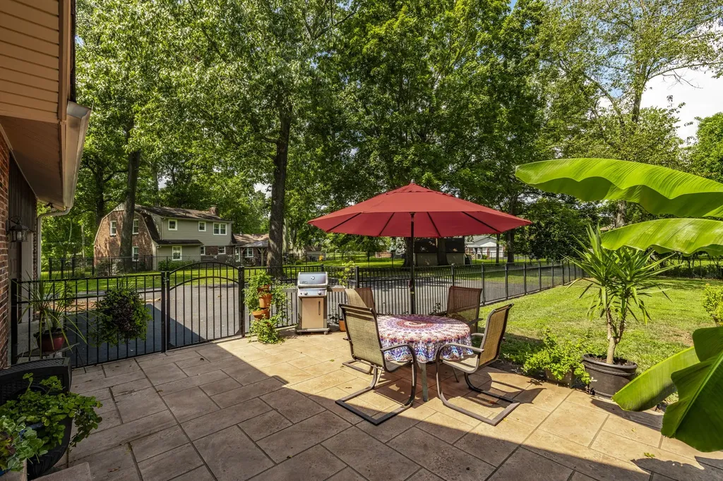 315 Raintree Drive Hendersonville TN 37075