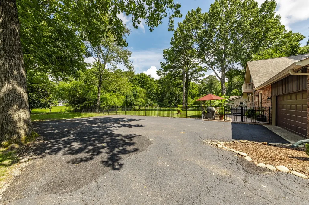 315 Raintree Drive Hendersonville TN 37075