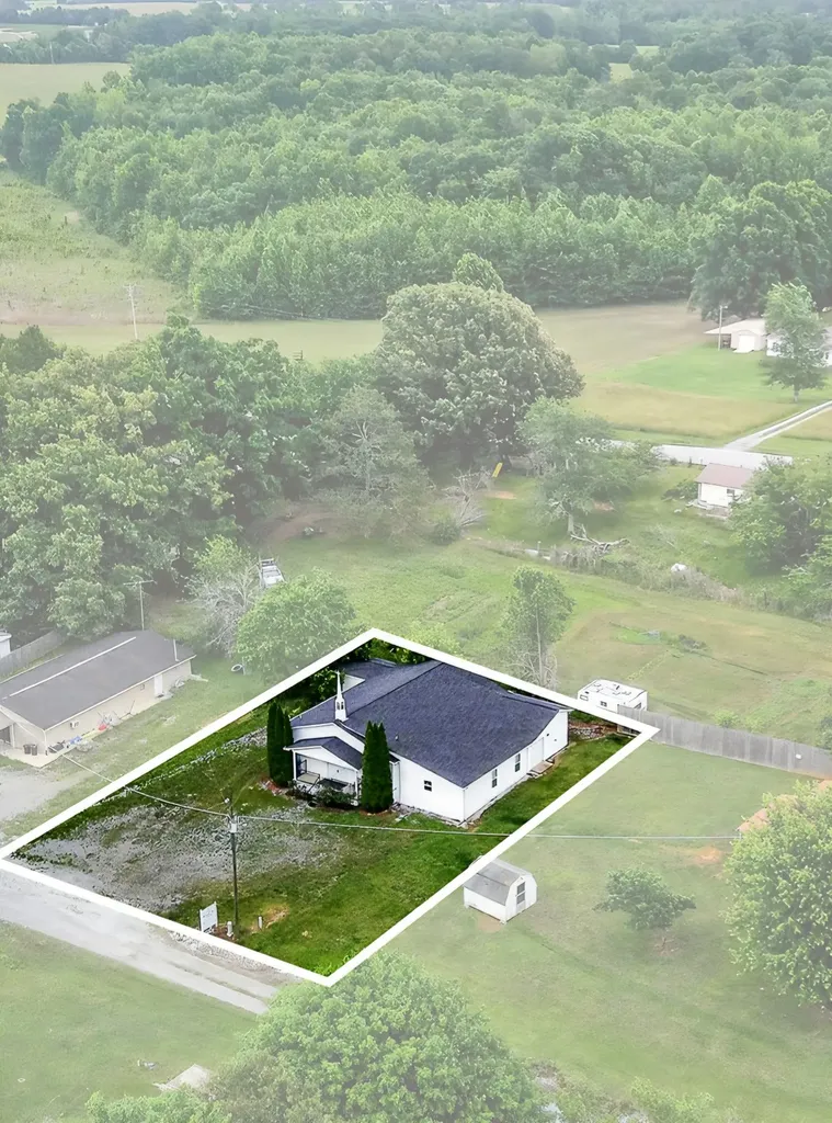150 Tabernacle Road Smithville TN 37166
