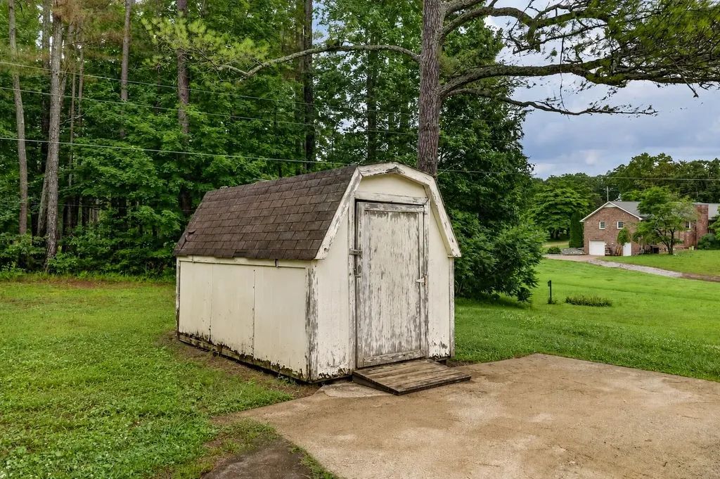 8 Sharpes Hollow Road Fayetteville TN 37334