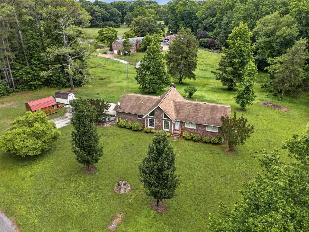 8 Sharpes Hollow Road Fayetteville TN 37334