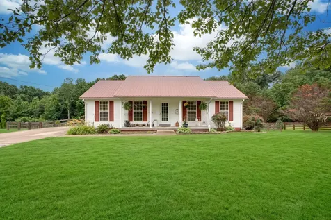 2233 Fall River Road Leoma TN 38468