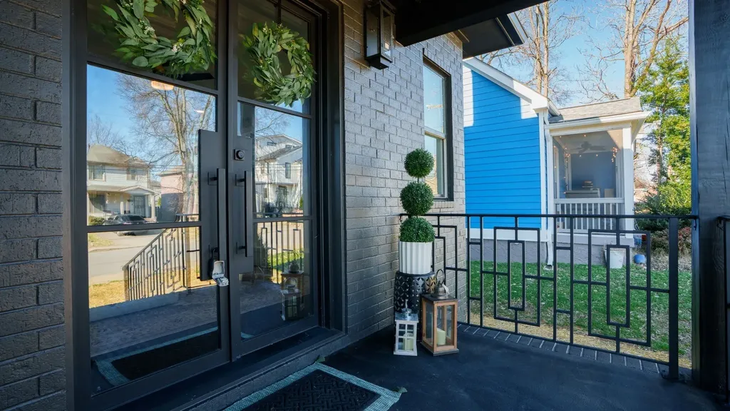 927 11th Ave, N Nashville TN 37208