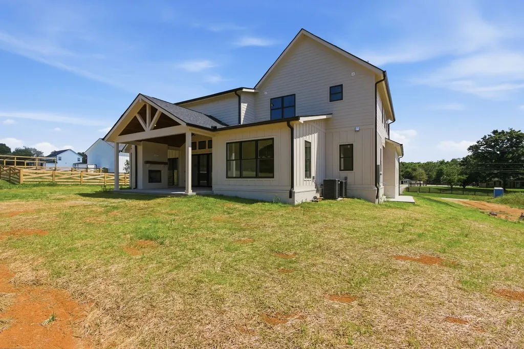 1526 Frye Road Columbia TN 38401