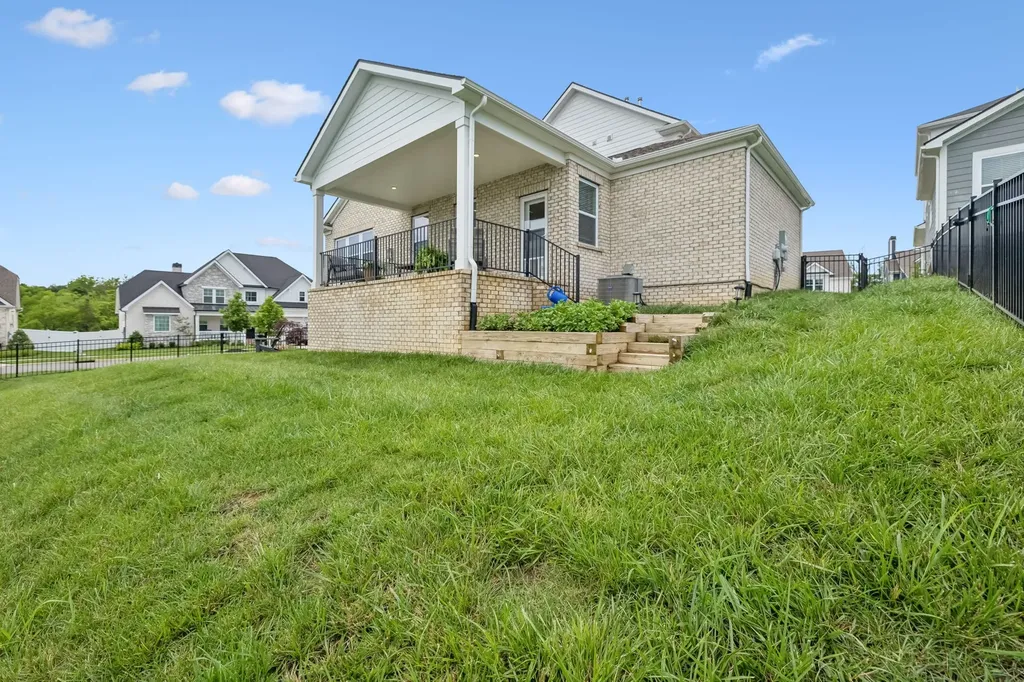 821 Westchester Circle Hendersonville TN 37075