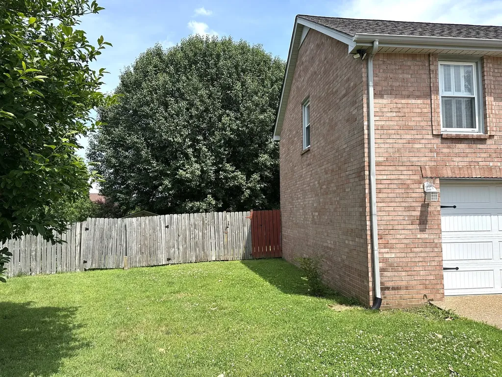 1816 Elizabeth Court Spring Hill TN 37174