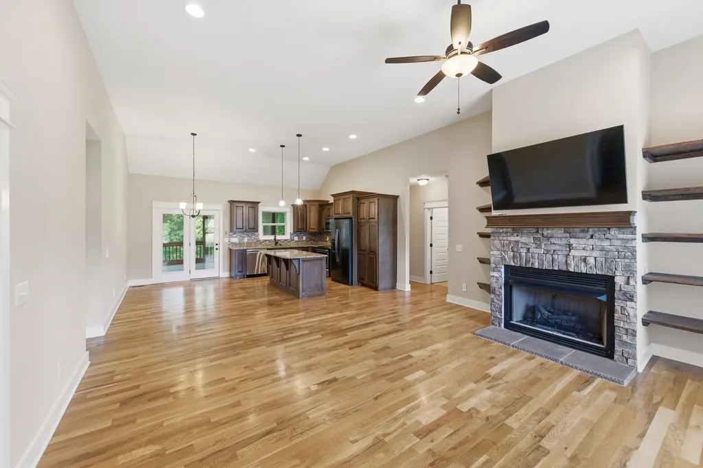 2065 Stratford Lane Greenbrier TN 37073