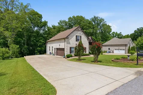 2065 Stratford Lane Greenbrier TN 37073