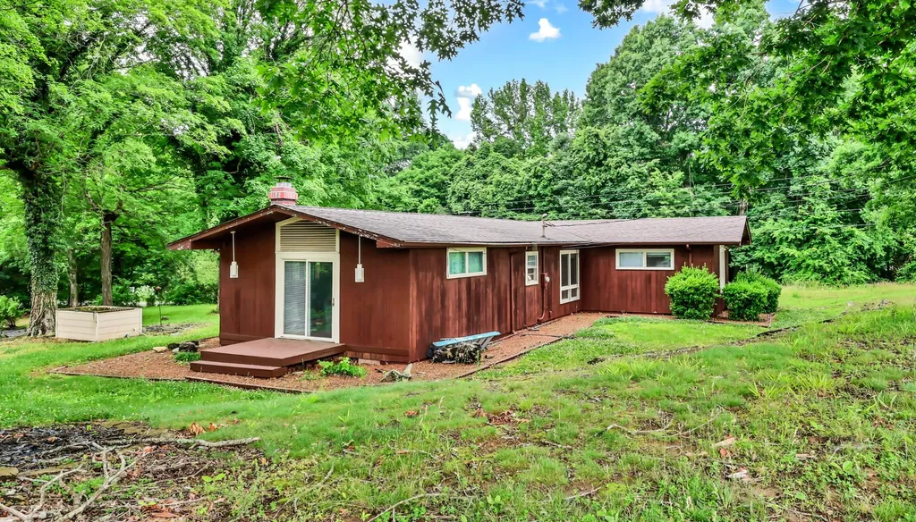 1692 Gratton Road Clarksville TN 37043