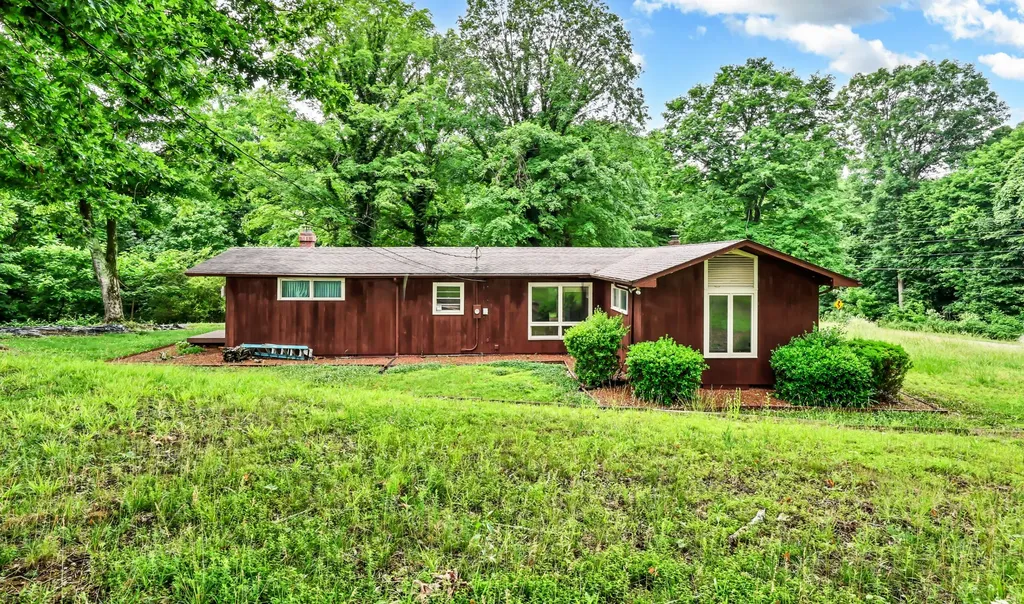 1692 Gratton Road Clarksville TN 37043