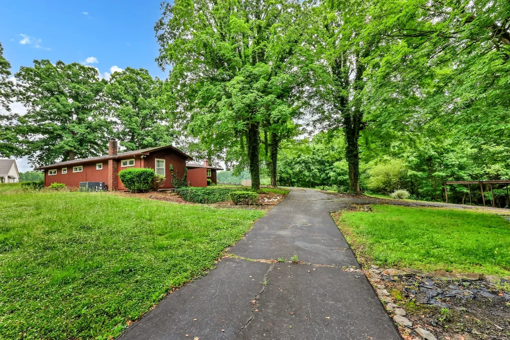 1692 Gratton Road Clarksville TN 37043