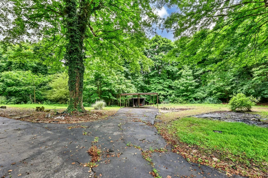 1692 Gratton Road Clarksville TN 37043