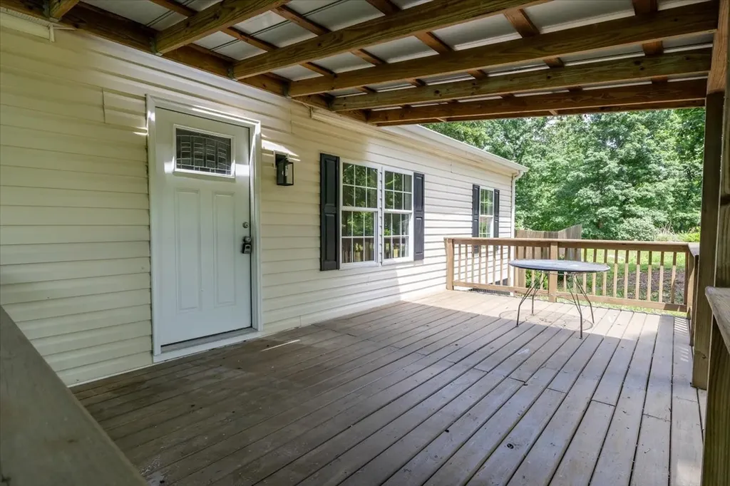 10410 Ridgecrest Drive Bon Aqua TN 37025