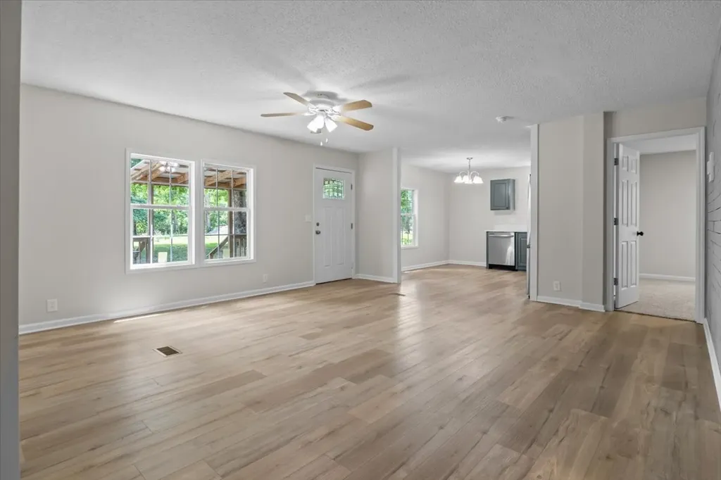 10410 Ridgecrest Drive Bon Aqua TN 37025