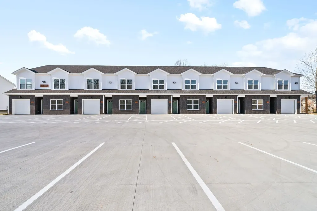 760 Tracy Ln Unit B105 Clarksville TN 37040