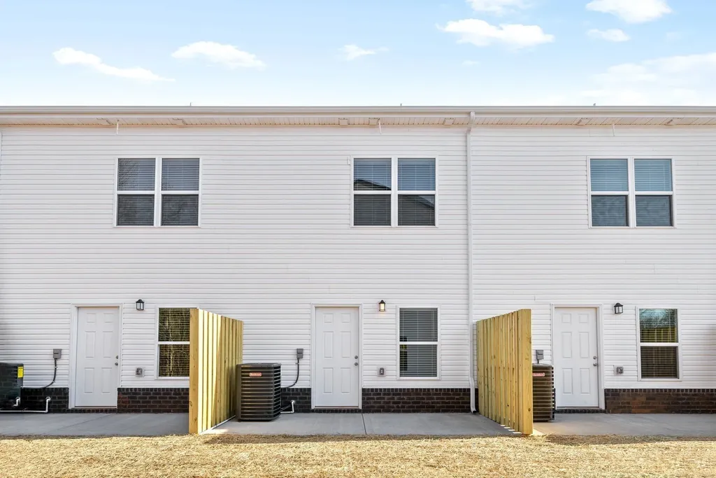 760 Tracy Ln Unit B105 Clarksville TN 37040