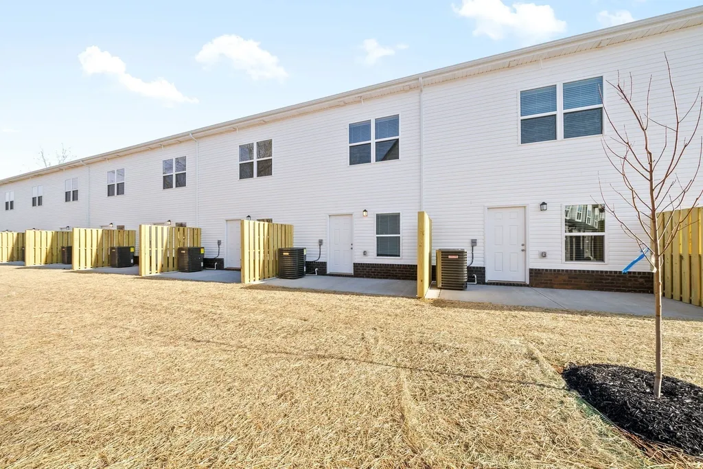 760 Tracy Ln Unit B105 Clarksville TN 37040