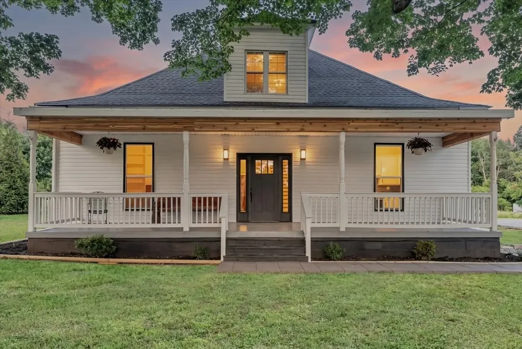 141 N Russell Street Portland TN 37148