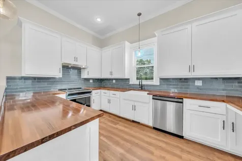 141 N Russell Street Portland TN 37148