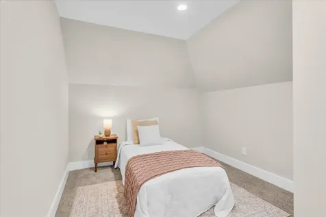 141 N Russell Street Portland TN 37148