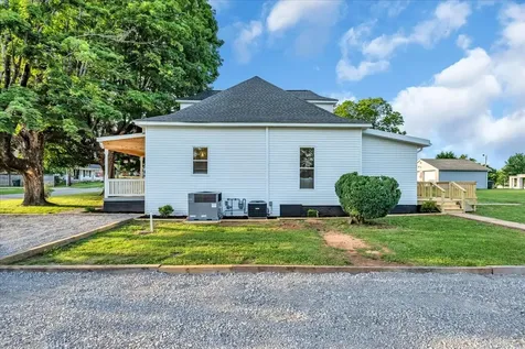 141 N Russell Street Portland TN 37148