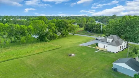 141 N Russell Street Portland TN 37148